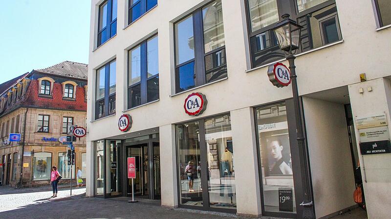 Für das Geschäftsgebäude in der Langgasse, in dem sich noch bis Jahresende die C&A-Filiale befindet, wird ein Nachmieter gesucht. Für das Geschäftsgebäude in der Langgasse, in dem sich noch bis Jahresende die C&A-Filiale befindet, wird ein Nachmieter gesucht.