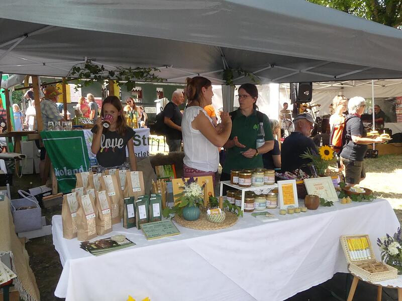 Auf dem Markt der Naturparkh&ouml;fe gab es allerlei zu verkosten und zu erwerben.Forchheim & Fr&auml;nkische Schweiz