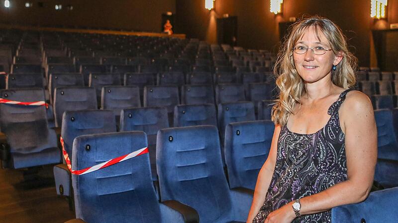 Auch künftig wird Manuela Dengler-Redlin einige Plätze im Kino leer lassen.Forchheim & Fränkische Schweiz Auch künftig wird Manuela Dengler-Redlin einige Plätze im Kino leer lassen.Forchheim & Fränkische Schweiz