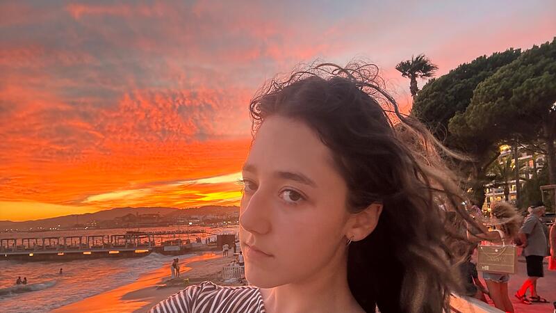 Auch Polina Pankova (15) aus Erlangen demonstriert für eine "Bildungswende". Auch Polina Pankova (15) aus Erlangen demonstriert für eine "Bildungswende".