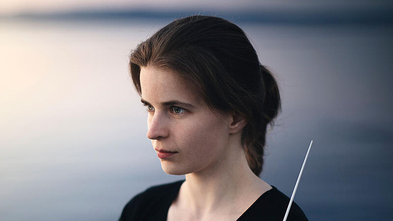 Tabita Berglund dirigierte die Bamberger Symphoniker. Tabita Berglund dirigierte die Bamberger Symphoniker.