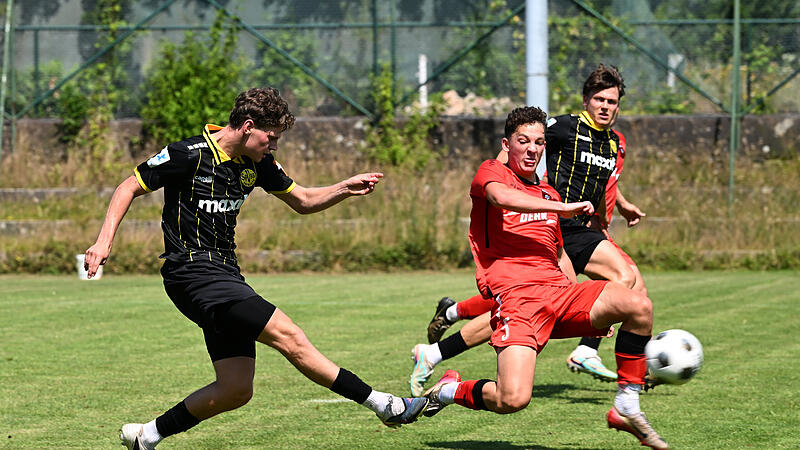 Sport Fußball Saison 2026 / 2027 Regionalliga Bayern Privatspiel am Samstag 27.06.2026 Spielort Sportanlage Post SV Bayreuth Spielbeginn 11.00 h SpVgg Bayreuth gegen ASV Neumarkt Halbzeitergebnis 3:0 Endstand Louis Stöcker Marlon Misetic Sport Fußball Saison 2026 / 2027 Regionalliga Bayern Privatspiel am Samstag 27.06.2026 Spielort Sportanlage Post SV Bayreuth Spielbeginn 11.00 h SpVgg Bayreuth gegen ASV Neumarkt Halbzeitergebnis 3:0 Endstand Louis Stöcker Marlon Misetic