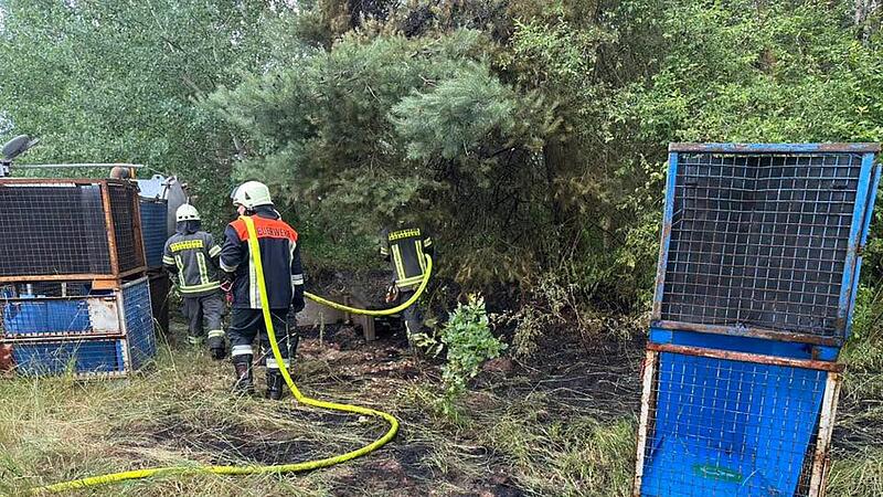 Blitz entfacht Waldbrand im Kreis Erlangen-Höchstadt - Feuerwehr gefordert Blitz entfacht Waldbrand im Kreis Erlangen-Höchstadt - Feuerwehr gefordert