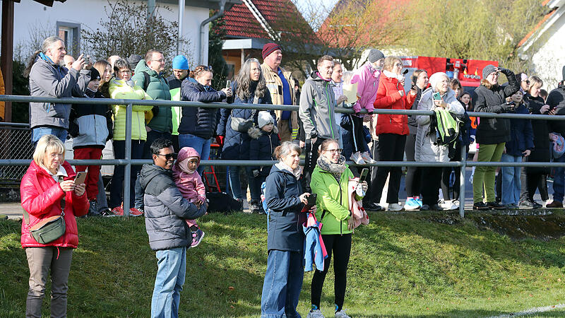 Bei der 22. Auflage des Fr&uuml;hlingslaufs des SV Merkendorf waren etwa 200 Starter dabei.
