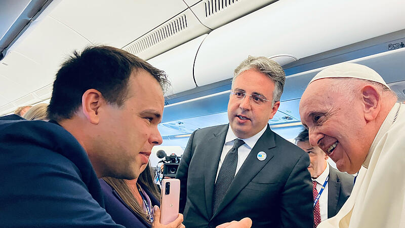Eine der bedeutendsten Situationen f&uuml;r Rudolf Gehrig: im Gespr&auml;ch mit Papst Franziskus.