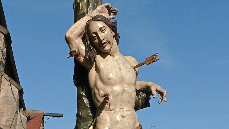 Die Figur des Heiligen Sebastian wird auch in diesem Jahr in der Fronleichnamsprozession am 4. Juni mitgetragen. Die Figur des Heiligen Sebastian wird auch in diesem Jahr in der Fronleichnamsprozession am 4. Juni mitgetragen.