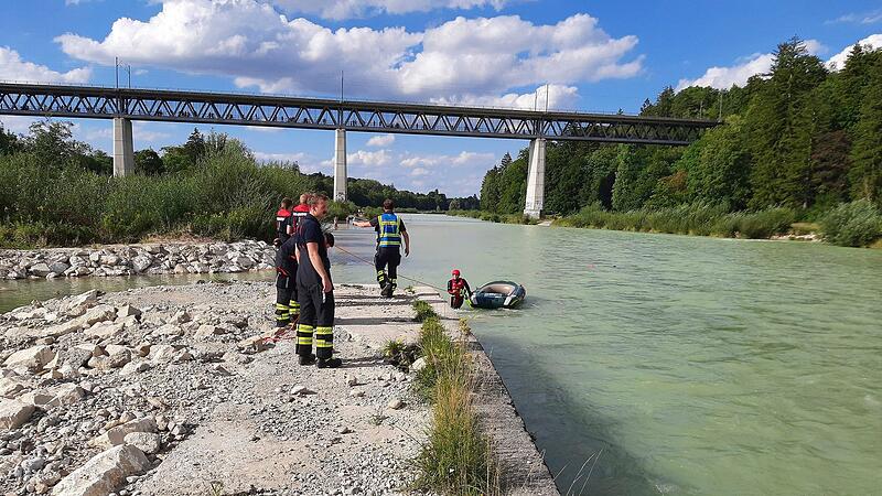 Schlauchboot kentert auf der Isar - eine Verletzte