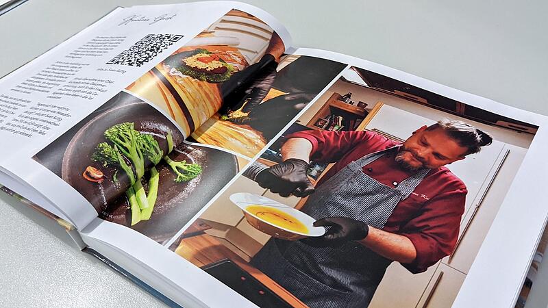 Swen Kuttig in seinem Kochbuch, das Rhöner Küche und vegane Ernährung zusammenbringt. Swen Kuttig in seinem Kochbuch, das Rhöner Küche und vegane Ernährung zusammenbringt.