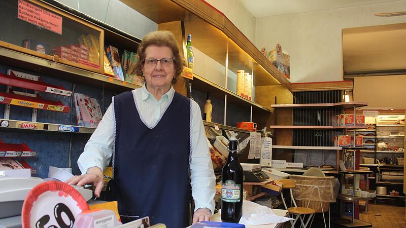 Unser Archivbild zeigt Barbara Reichert in ihrem Laden in Lichtenfels, kurz bevor sie das Gesch&auml;ft nach &uuml;ber 50 Jahren schloss.