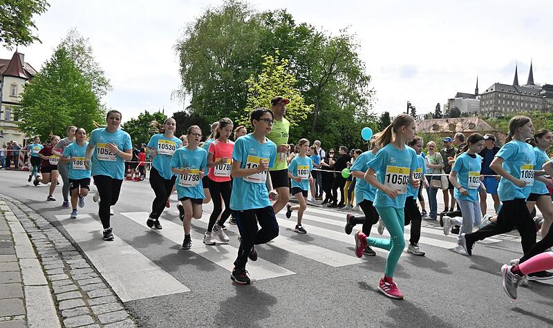 Die Jugend rannte voran beim Weltkulturerbelauf 2023 in Bamberg. Die Jugend rannte voran beim Weltkulturerbelauf 2023 in Bamberg.