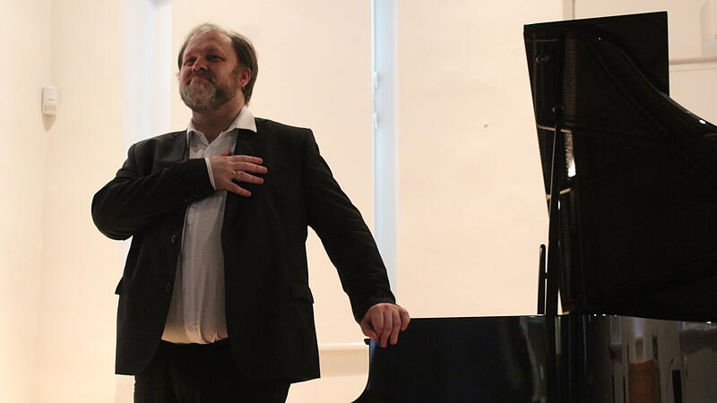 Pianist Alexey Chernov