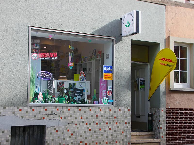 Die Polizei durchsuchte k&uuml;rzlich die Gesch&auml;ftsr&auml;ume von Demls Greenland, wo unter anderem CBD-Produkte und Vapes verkauft werden.