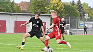 Rene Knie (rotes Trikot) erzielte vom Elfmeterpunkt den entscheidenden Treffer für den FC Coburg. Rene Knie (rotes Trikot) erzielte vom Elfmeterpunkt den entscheidenden Treffer für den FC Coburg.