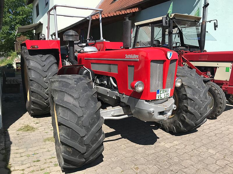1000 Jahre Ailsbach: Die Oldtimer gl&auml;nzten und tuckerten um die Wette