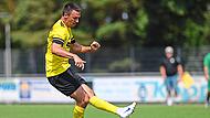 Danny Schlereth &uuml;berragte beim 6:2-Sieg in Knetzgau. Hier erzielt der Spielertrainer das 4:1. Ryan Evans