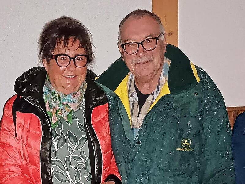 Das Bild zeigt bei der Spenden-Übergabe (von links) Winfried Schlereth (Schatzmeister Hammelburg), Edeltraud Spies (Vorsitzende Hammelburg), Manfred Egert (Vorsitzender Bad Kissingen) und Helmtrud Köhler (Schriftführerin Hammelburg)