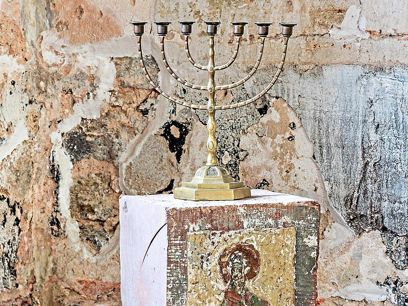 In der ehemaligen Synagoge Laudenbach sicherte ein F&ouml;rderkreis historische Bemalungen.David Laudien