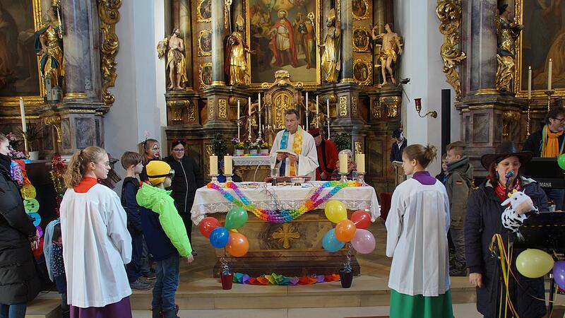 Mit seinen Faschingspredigten begeisterte Pfarrer Marianus Schramm in Litzendorf und in den umliegenden Kirchen.