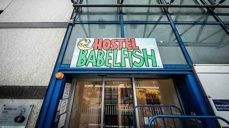 Ein Gemeinschaftsraum im Hostel "Babelfish" in Würzburg wurde in der Nacht auf Dienstag zum Tatort eines Tötungsdelikts. Ein Gemeinschaftsraum im Hostel "Babelfish" in Würzburg wurde in der Nacht auf Dienstag zum Tatort eines Tötungsdelikts.