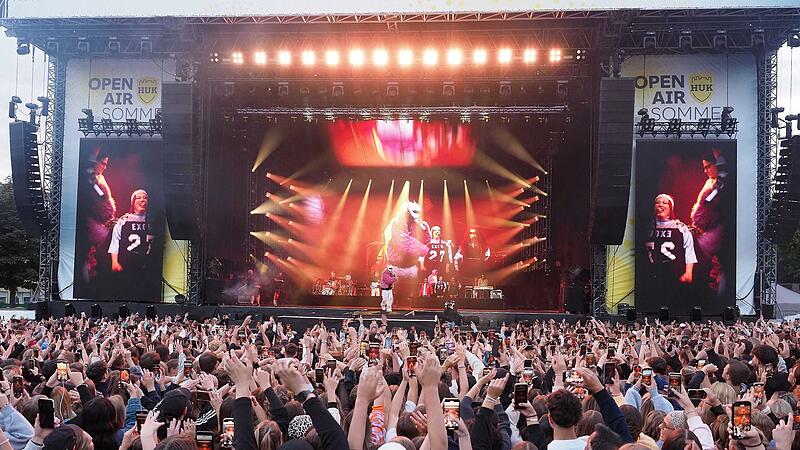 Cro Schlossplatz 2025Cro beim Open-Air-Sommer 2025