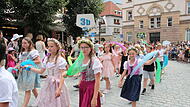 700 Kinder und Erwachsene bei Gregori-Umzug in Kulmbach