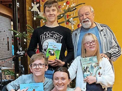 Strahlende Gesichter gab es nach der Autorenlesung in der Katharinen-Schule Fuchsstadt. Strahlende Gesichter gab es nach der Autorenlesung in der Katharinen-Schule Fuchsstadt.