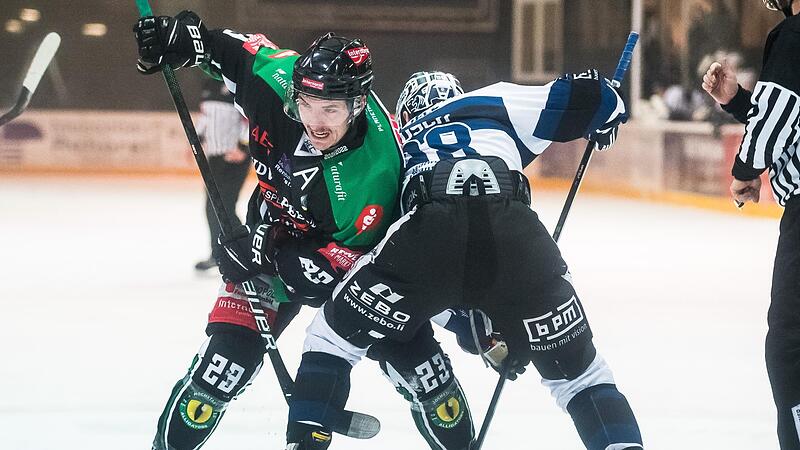 Jari Neugebauer (links) erfährt bei seinem Verein, dem Höchstadter EC, eine große Wertschätzung, weil er nicht nur auf dem Eis ein wichtiger Teamplayer ist. Jari Neugebauer (links) erfährt bei seinem Verein, dem Höchstadter EC, eine große Wertschätzung, weil er nicht nur auf dem Eis ein wichtiger Teamplayer ist.