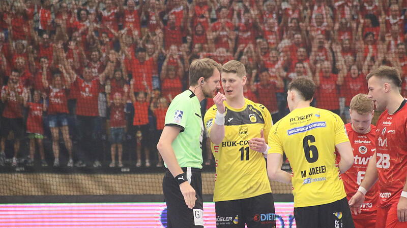 Bereits nach drei Minuten sah der HSC-Kreisläufer Viktor Glatthard Rot. Bereits nach drei Minuten sah der HSC-Kreisläufer Viktor Glatthard Rot.