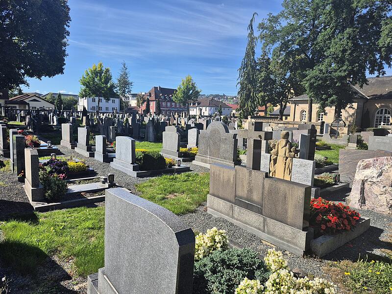 Der Kronacher Friedhof wurde zur Bühne für einen Shitstorm Der Kronacher Friedhof wurde zur Bühne für einen Shitstorm