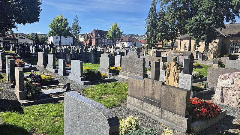 Der Kronacher Friedhof wurde zur B&uuml;hne f&uuml;r einen Shitstorm