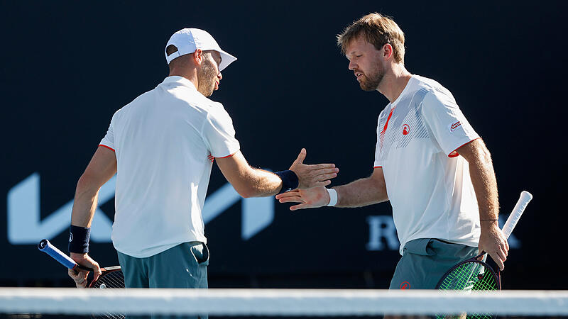 Wurden in ihrem Erstrundenmatch in Melbourne nur im ersten Satz etwas gefordert: Kevin Krawietz (rechts) und Tim P&uuml;tz