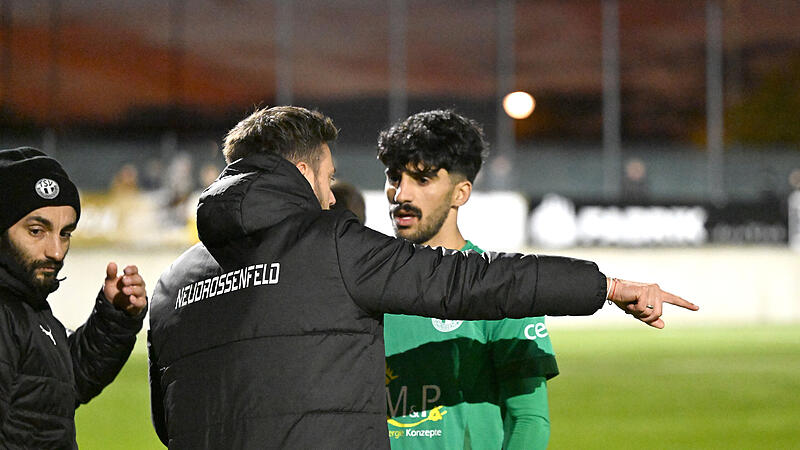 Sport Fu&szlig;ball Saison 2024 / 2025  Bayernliga Nord // 19. Spieltag am Samstag 02.11.2024 Spielort Neudrossenfeld Am Weinberg   Kunstrasenplatz Spielbeginn 17.00 h  TSV Neudrossenfeld  gegen DJK Ammerthal Halbzeitergebnis 1:1  Endstand 2:1 Andreas Baumer T