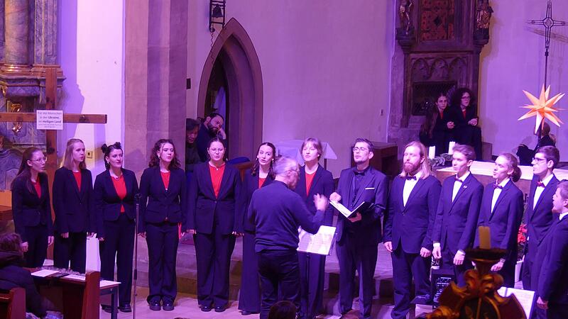 Das Ensemble der Chorjugend Herzogenaurach stellte sein Können unter Beweis. Das Ensemble der Chorjugend Herzogenaurach stellte sein Können unter Beweis.