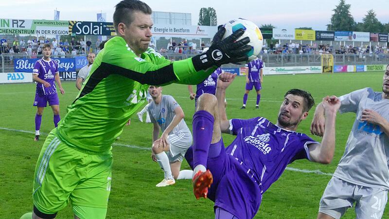 Einen Schritt zu sp&auml;t: F&uuml;r Felix Popp und den FC Eintracht Bamberg setzte es in Aschaffenburg eine 0:1-Niederlage.