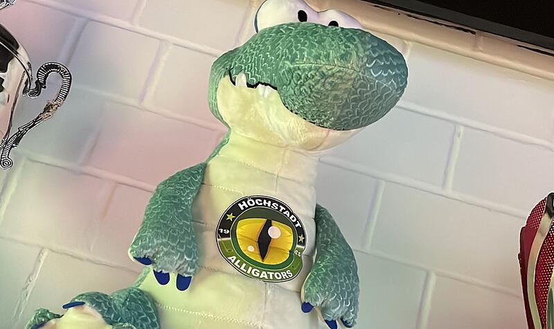 Höchstadt Alligators gegen EV Lindau Islanders: Die Maskottchen freuen sich auf die Pre-Play-offs. Maskottchen im VIP Raum Eisstadion Höchstadt