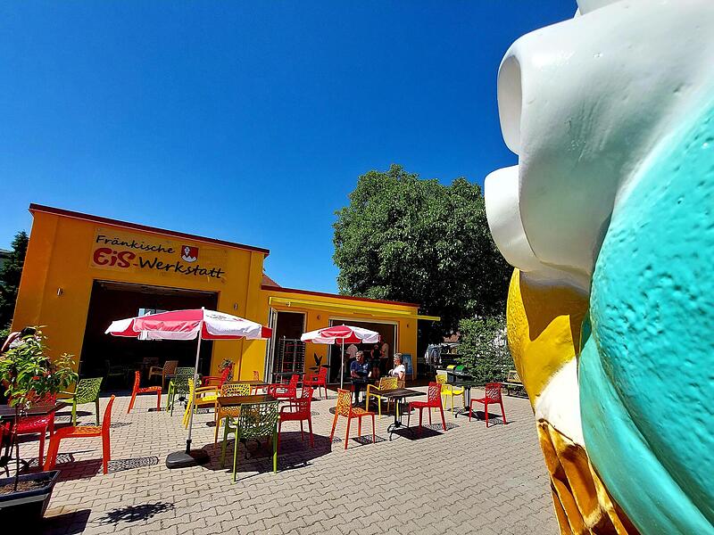 Die Fr&auml;nkische Eiswerkstatt in der Birkenfelderstra&szlig;e in Forchheim ist kaum zu &uuml;bersehen.Forchheim & Fr&auml;nkische Schweiz