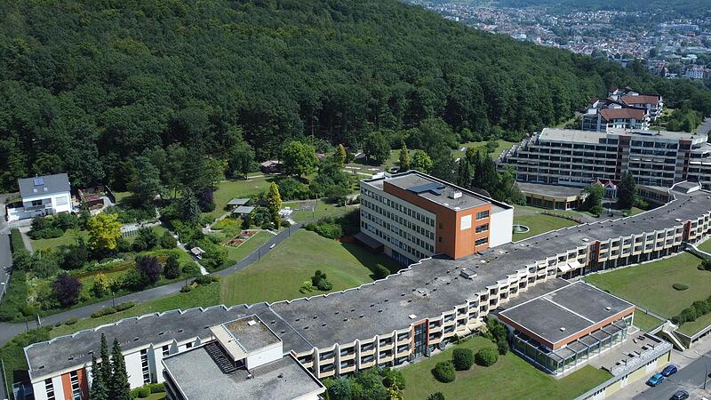 Der Parkwohnstift in Garitz verfügt über weite Außenanlagen.