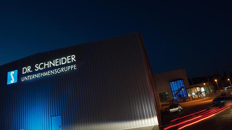 Die Automobilbranche hat es derzeit nicht leicht. Auch f&uuml;r Dr. Schneider brechen d&uuml;stere Zeiten an.