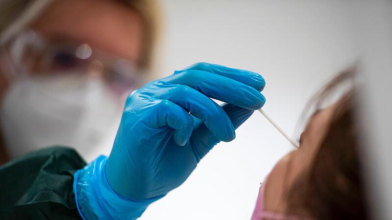 Zum 1. März schließen auch im Kreis Kronach alle Testzentren. Wenn es um den Besuch in Pflegeheimen geht, gelten deshalb nun unterschiedliche Regelungen. Zum 1. März schließen auch im Kreis Kronach alle Testzentren. Wenn es um den Besuch in Pflegeheimen geht, gelten deshalb nun unterschiedliche Regelungen.