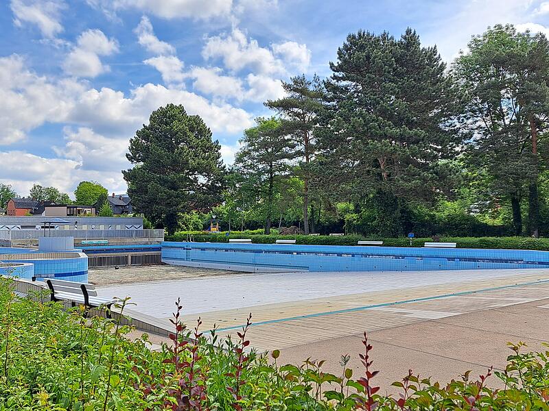 Schwimmbad, Gr&uuml;nfl&auml;che, Freibad