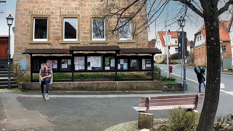 Der Anton-Seith-Platz soll schöner werden. Um den Baum herum werden Sitzgelegenheiten geschaffen und der Boden wird gepflastert. Der Anton-Seith-Platz soll schöner werden. Um den Baum herum werden Sitzgelegenheiten geschaffen und der Boden wird gepflastert.