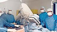 Gefäßchirurgische Operationen werden am Rhön-Klinikum Campus Bad Neustadt in einem sogenannten Hybrid-Operationssaal durchgeführt.