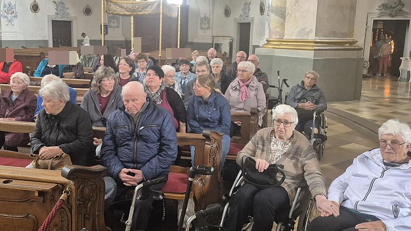 Die Gruppe des BRK aus den Ha&szlig;bergen in der Wallfahrtsbasilika Vierzehnheiligen, von der die Besucher sehr begeistert waren.