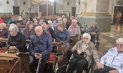 Die Gruppe des BRK aus den Ha&szlig;bergen in der Wallfahrtsbasilika Vierzehnheiligen, von der die Besucher sehr begeistert waren.