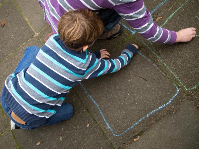 Spielende Kinder