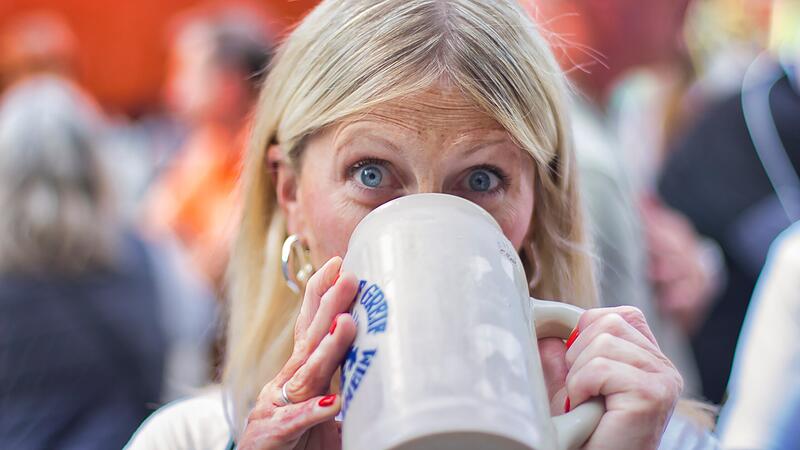 Annafest 2026: Bierpreise und InfosForchheim & Fränkische Schweiz 23 Keller, 1 Annafest: Auch heuer spielen wieder die Festbiere eine wichtige Rolle auf dem Annafest. Wir haben die große Übersicht, wo es welche Biere gibt. Und zu welchem Preis.
