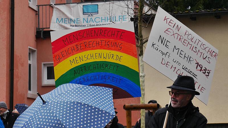 F&uuml;r die Grundrechte und f&uuml;r den Kampf um unsere Demokratie wurde klar Farbe bekannt.
