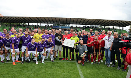 12.500 Euro, das ist die Summe auf dem Spendenscheck nach dem Sternstundenspiel in Bamberg.