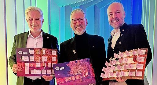 Präsident LC Trimburg- Saaletal Gerd Kunert, Leiter Arbeitskreis Adventskalender Peter Brandler und der Präsident LC HAB-BRK Matthias Graeber. Präsident LC Trimburg- Saaletal Gerd Kunert, Leiter Arbeitskreis Adventskalender Peter Brandler und der Präsident LC HAB-BRK Matthias Graeber.