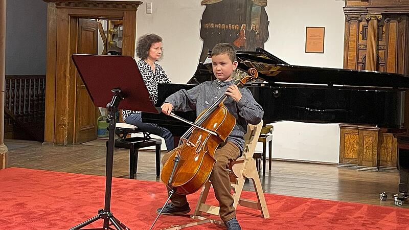 Felix Meyer am Cello.